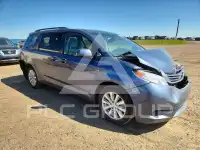 2017 Toyota SIENNA photo