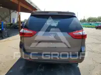 2017 Toyota SIENNA фото
