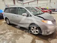 2017 Toyota SIENNA фото