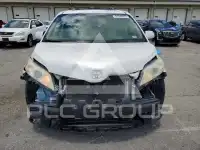 2017 Toyota SIENNA фото
