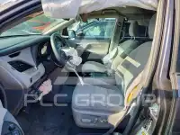 2017 Toyota SIENNA фото