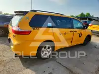 2017 Toyota SIENNA photo