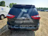 2017 Toyota SIENNA photo