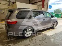 2017 Toyota SIENNA photo