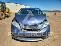 2017 Toyota SIENNA photo