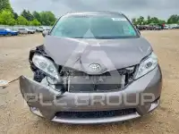 2017 Toyota SIENNA фото
