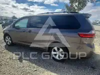 2017 Toyota SIENNA photo