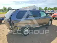 2017 Toyota SIENNA фото