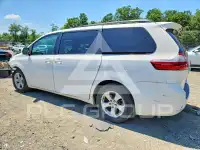2017 Toyota SIENNA photo