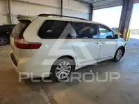 2017 Toyota SIENNA фото
