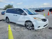 2017 Toyota SIENNA photo