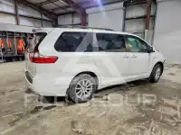 2017 Toyota SIENNA фото