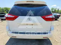 2017 Toyota SIENNA photo