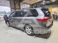 2017 Toyota SIENNA фото