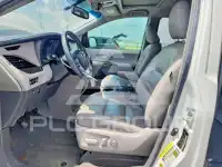 2017 Toyota SIENNA фото