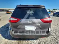 2017 Toyota SIENNA photo