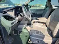2017 Toyota SIENNA photo