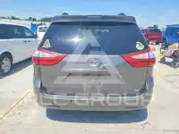 2017 Toyota SIENNA фото