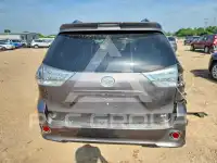 2017 Toyota SIENNA фото