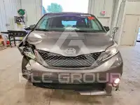 2017 Toyota SIENNA фото