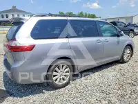 2017 Toyota SIENNA photo