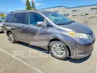 2017 Toyota SIENNA photo