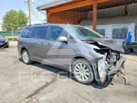 2017 Toyota SIENNA фото