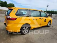 2017 Toyota SIENNA photo