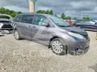 2017 Toyota SIENNA фото