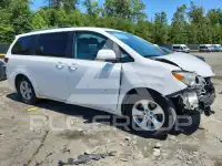 2017 Toyota SIENNA photo