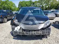 2017 Toyota SIENNA фото