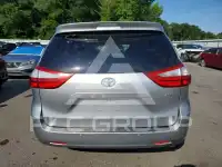 2017 Toyota SIENNA фото