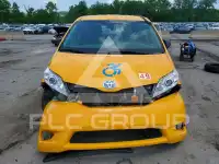 2017 Toyota SIENNA photo