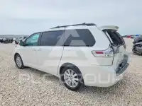 2017 Toyota SIENNA photo