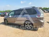 2017 Toyota SIENNA фото