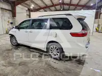 2017 Toyota SIENNA фото