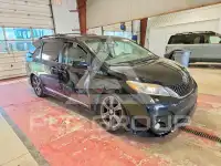 2017 Toyota SIENNA фото