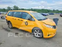 2017 Toyota SIENNA photo