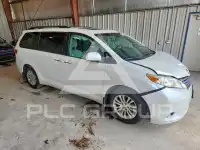 2017 Toyota SIENNA фото