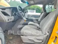2017 Toyota SIENNA photo