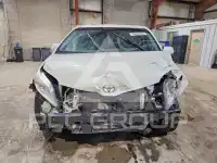 2017 Toyota SIENNA фото