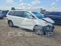 2017 Toyota SIENNA фото