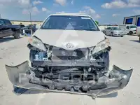 2017 Toyota SIENNA фото