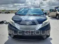 2017 Toyota SIENNA photo