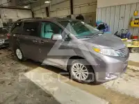 2017 Toyota SIENNA photo