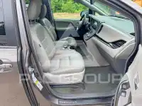 2017 Toyota SIENNA photo
