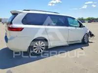 2017 Toyota SIENNA фото