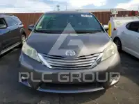2017 Toyota SIENNA photo