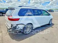 2017 Toyota SIENNA фото