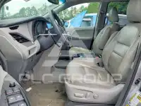 2017 Toyota SIENNA фото